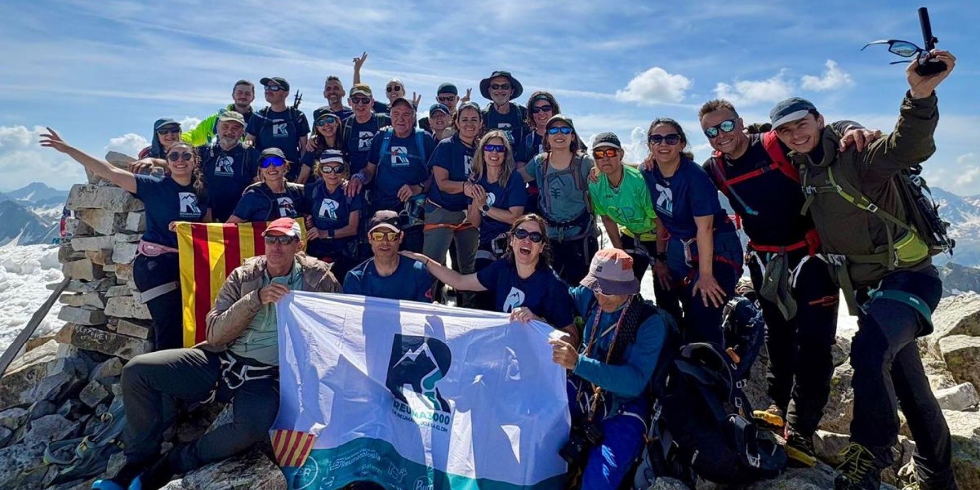 Pacients i professionals de Sant Pau-Dos de Maig culminen el repte Reuma3000 amb l'ascensió a un cim de més de 3.000 metres