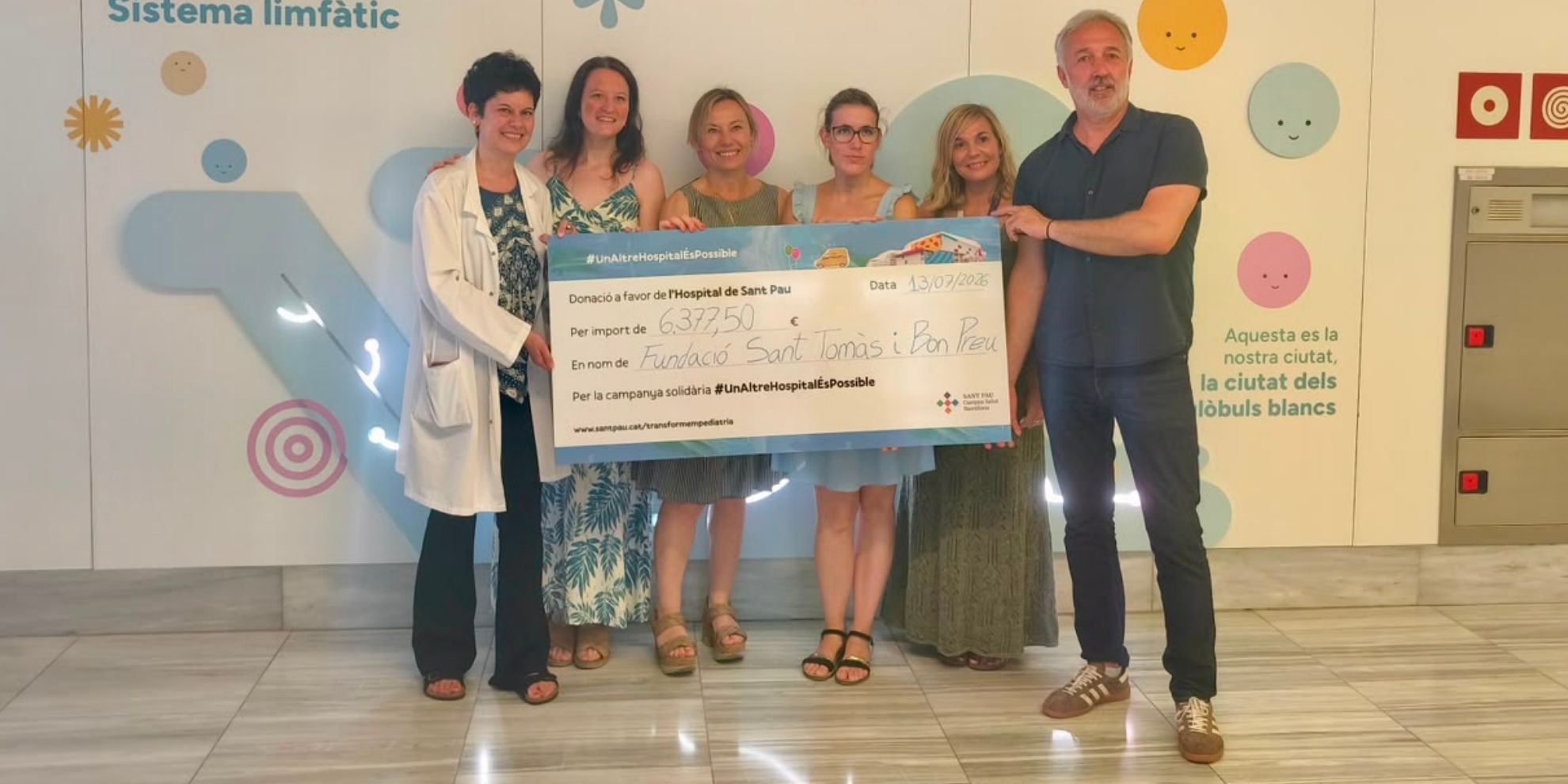 Sant Pau rep més de 6.300 euros de la mona solidària de l’Obrador de Sant Tomàs per al seu projecte d’humanització de Pediatria