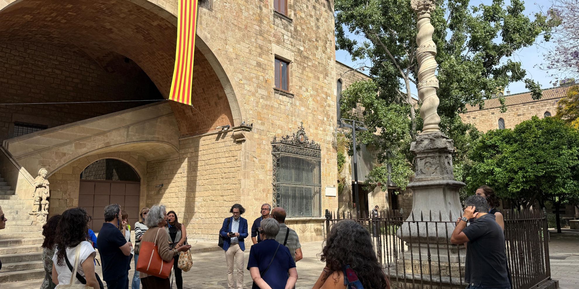 Itineraris històrics sobre els orígens de l'Hospital de la Santa Creu i Sant Pau